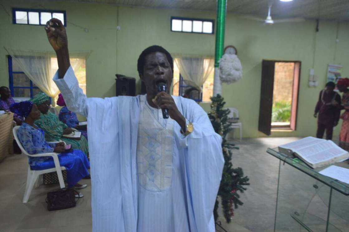 Popular Pastor Makes Fresh Prophecies, Asks Nigerians to Pray Against Death of Ex-president, Plane Crashes Popular Pastor Makes Fresh Prophecies, Asks Nigerians to Pray Against Death of Ex-president, Plane Crashes