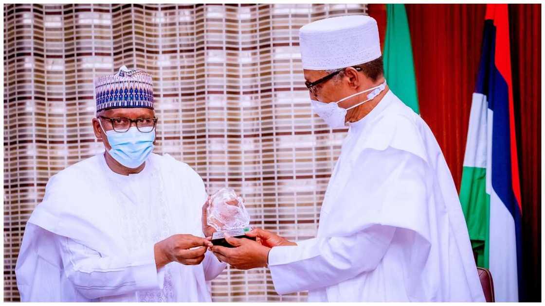 Aliko Dangote, President Muhammadu Buhari