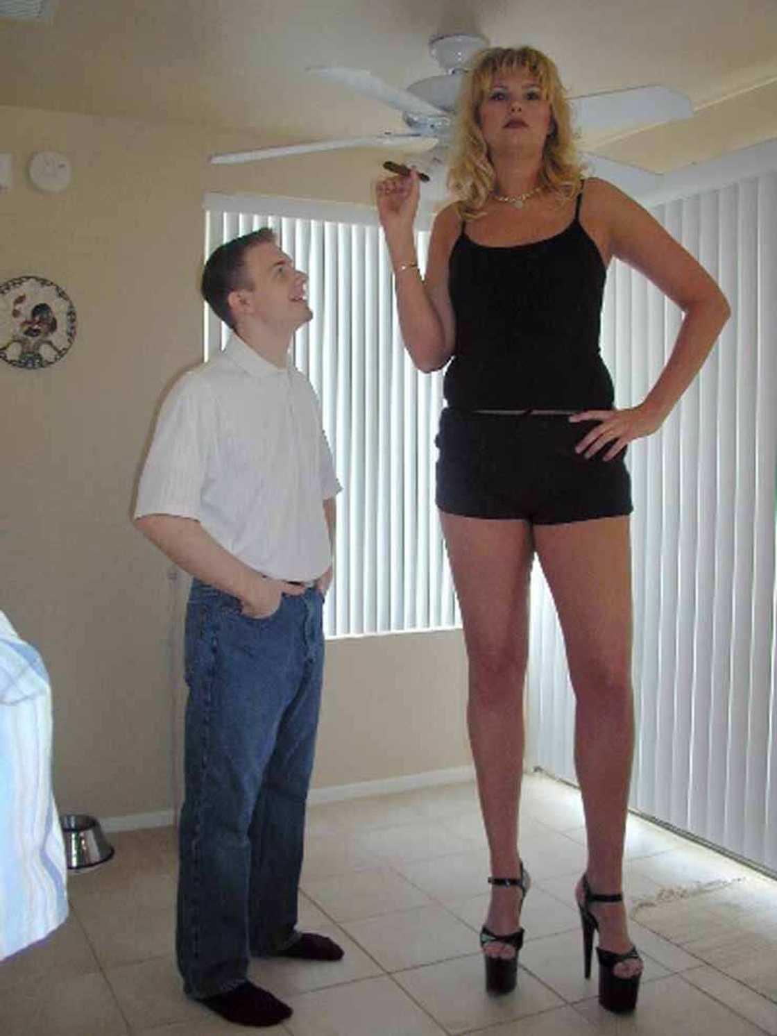 Qui sont les femmes les plus grandes du monde et de tous les temps? Qui sont les femmes les plus grandes du monde et de tous les temps?