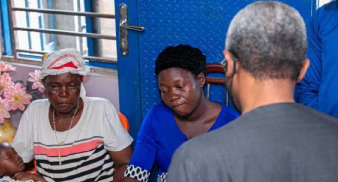 Iyalan mai tallar jarida da aka kashe sun nemi naira dubu 500 daga kakakin majalisa Iyalan mai tallar jarida da aka kashe sun nemi naira dubu 500 daga kakakin majalisa