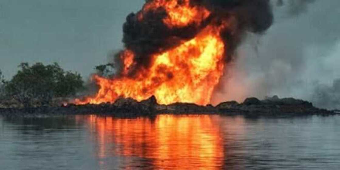 Yanzu-yanzu: Gobara ta kama ma'ajiyar hakar mai ba NNPC, OML 40 Yanzu-yanzu: Gobara ta kama ma'ajiyar hakar mai ba NNPC, OML 40