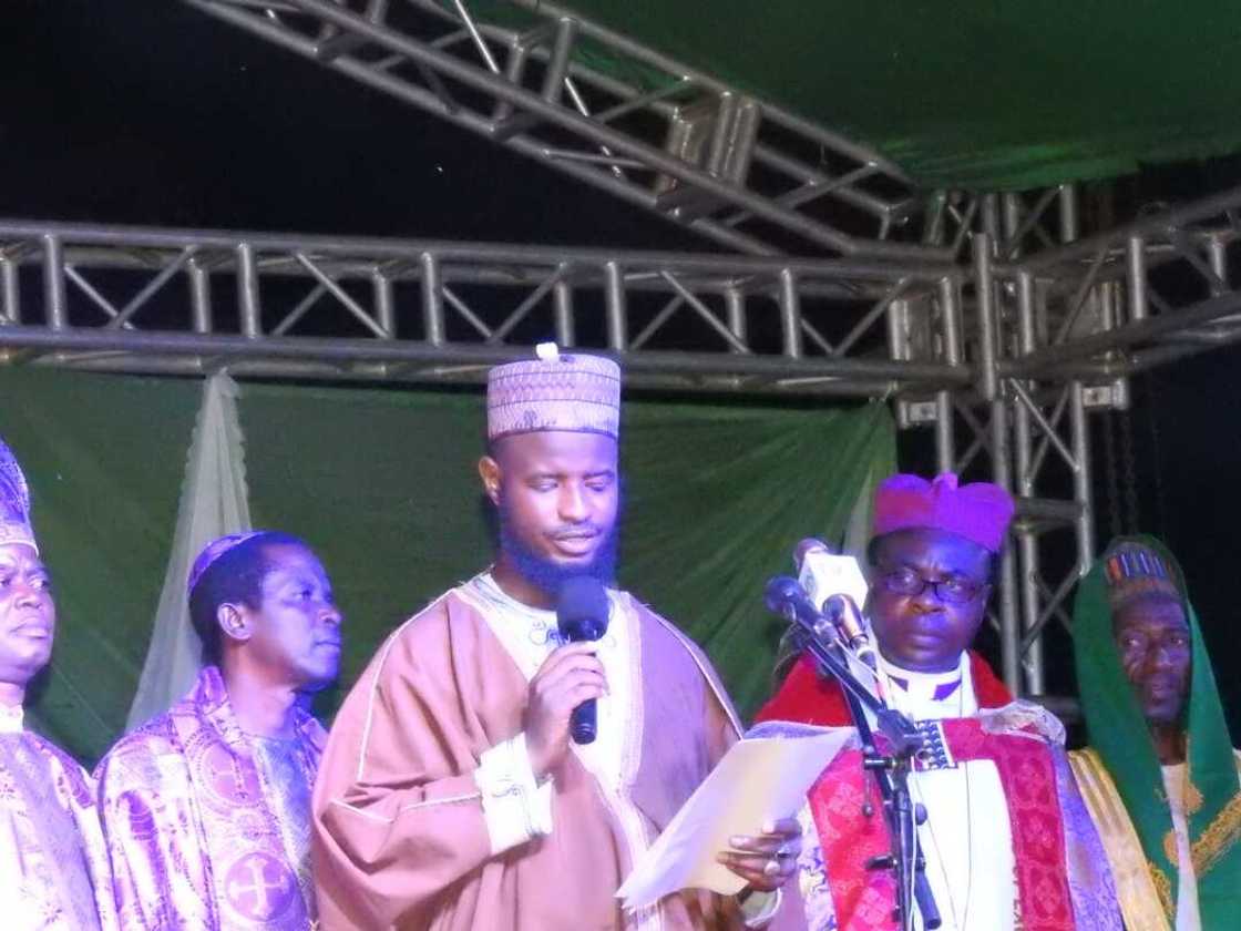 2019: Masoya sun kawo karshen addu’o’in kwanaki 40 da suka yi wa Buhari (hotuna) 2019: Masoya sun kawo karshen addu’o’in kwanaki 40 da suka yi wa Buhari (hotuna)