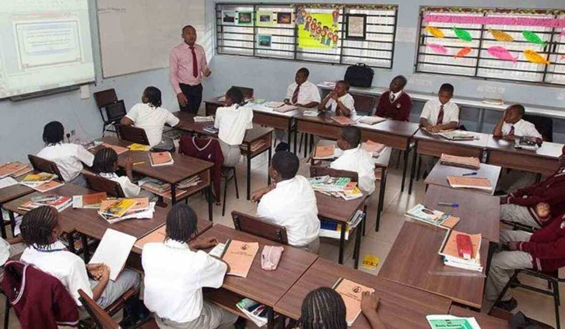 School reopening: Parents protest as Ogun state govt imposes N25,000 for COVID-19 test School reopening: Parents protest as Ogun state govt imposes N25,000 for COVID-19 test
