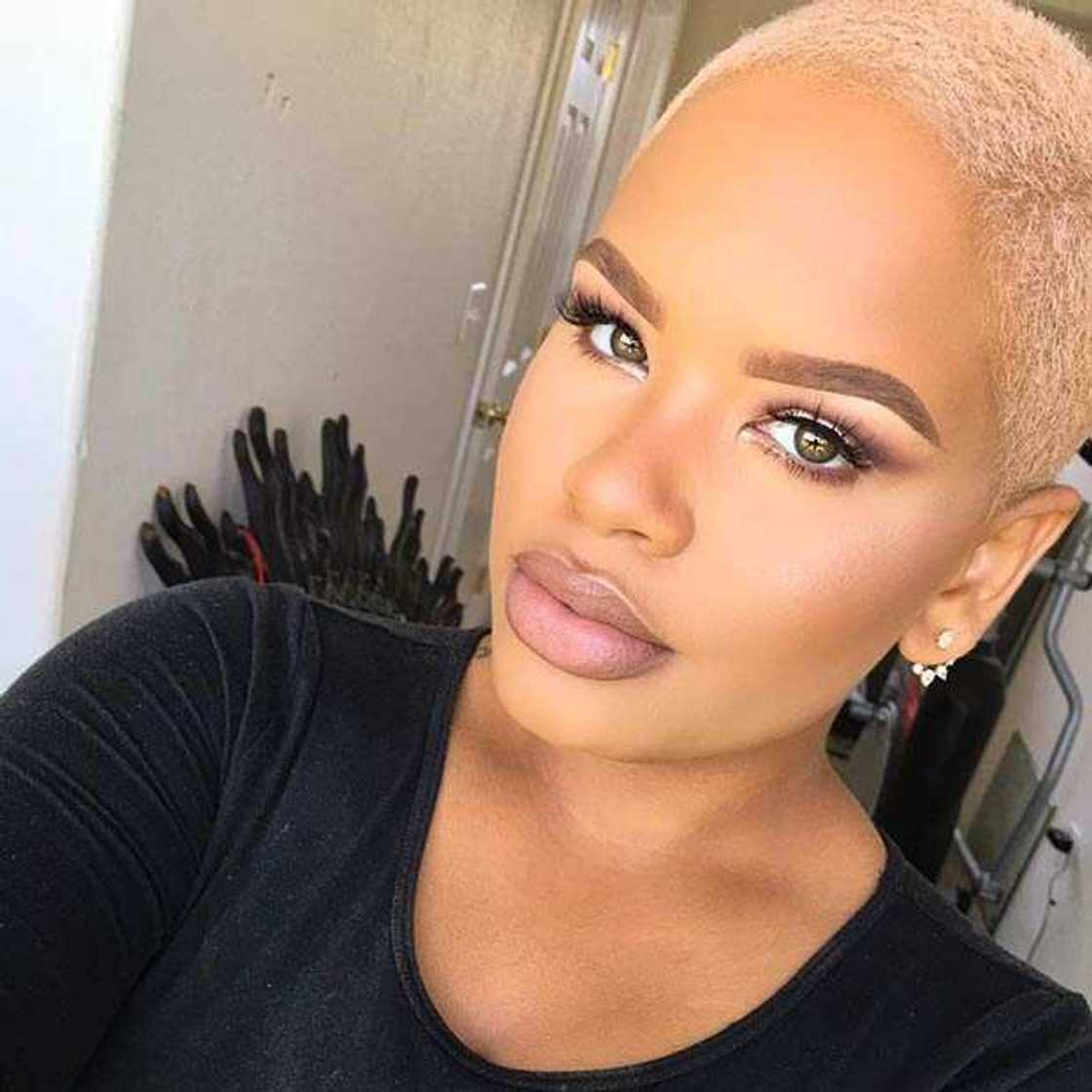 Extra short blonde Extra short blonde