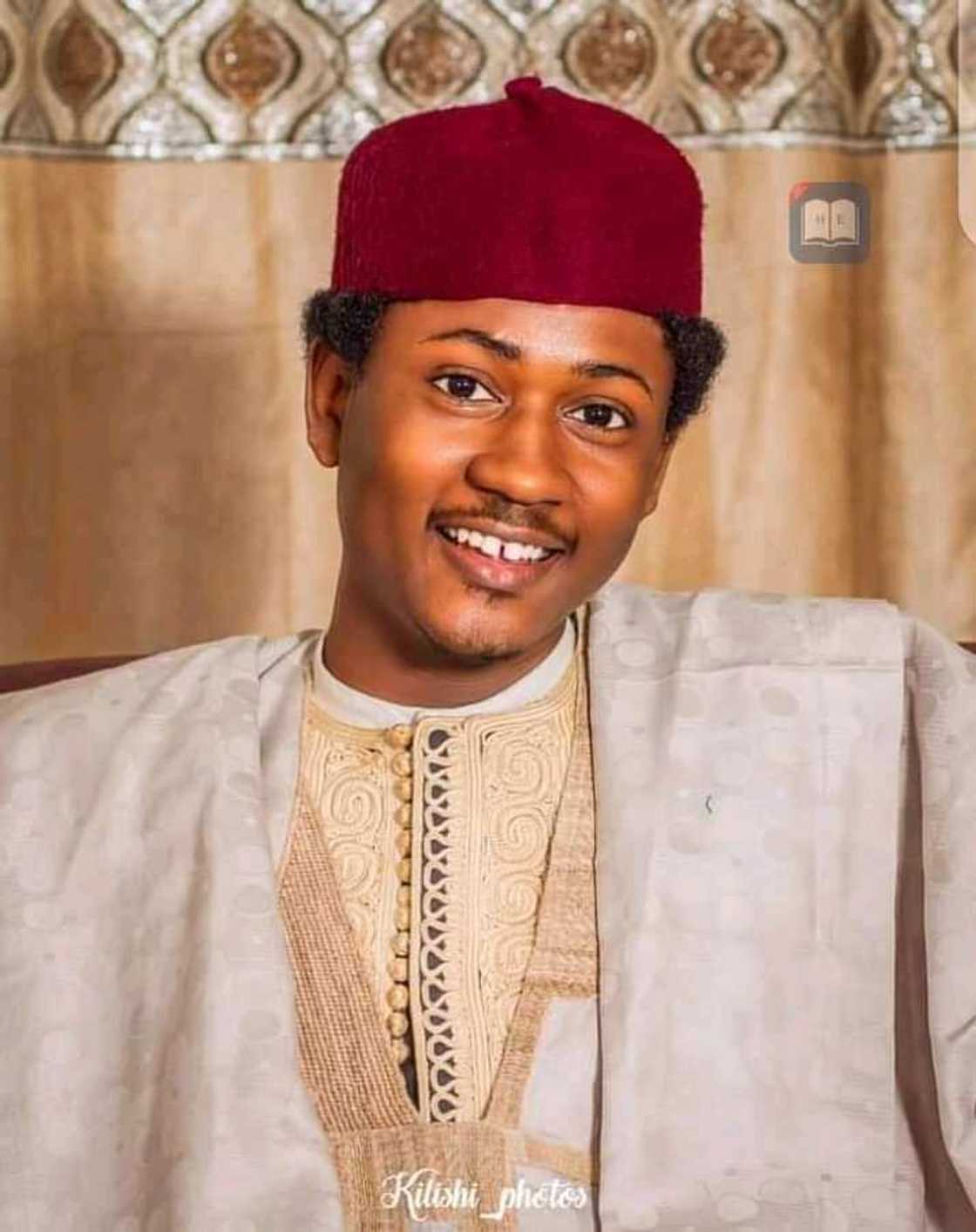 Cikin hotuna: Matashi mai shekaru 25 da ya lashe kujerar shugaban matasan PDP Cikin hotuna: Matashi mai shekaru 25 da ya lashe kujerar shugaban matasan PDP