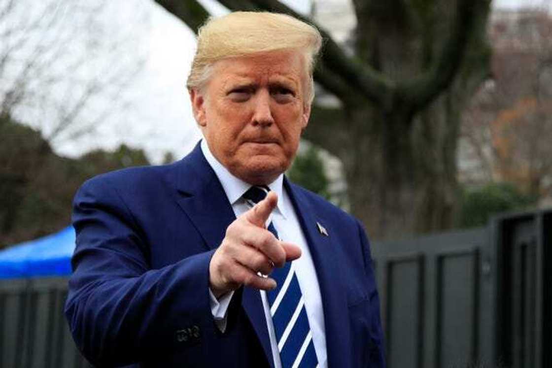 Coronavirus: Shugaban kasa ya nemi a bude Masallatai da coci coci a Amurka Coronavirus: Shugaban kasa ya nemi a bude Masallatai da coci coci a Amurka