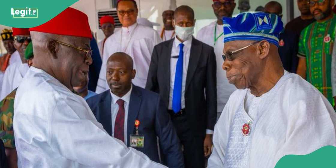Tinubu ya hadu da Obasanjo a Imo Tinubu ya hadu da Obasanjo a Imo