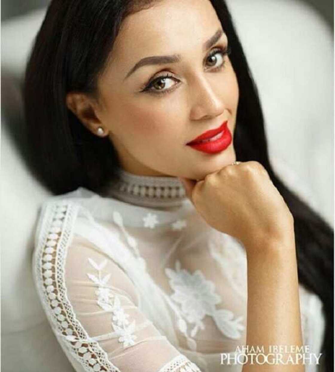 Jerin kyawawan matan 'yan siyasa guda hudu na kasar nan Jerin kyawawan matan 'yan siyasa guda hudu na kasar nan