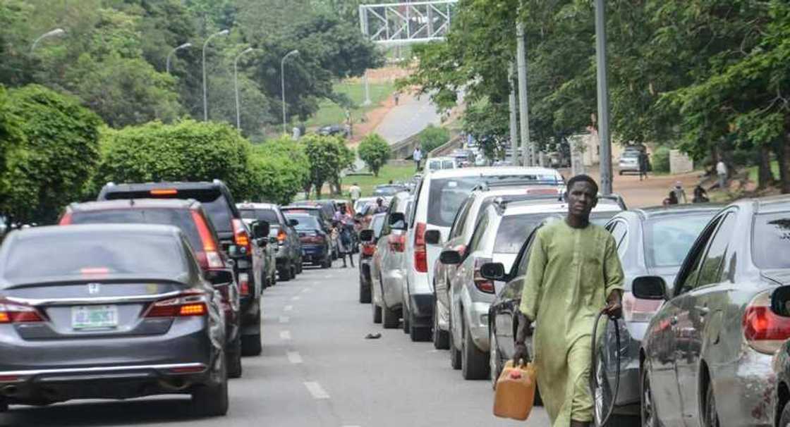Kasashen da su ka fi tsadar man fetur 10 a Nahiyar Afirka Kasashen da su ka fi tsadar man fetur 10 a Nahiyar Afirka