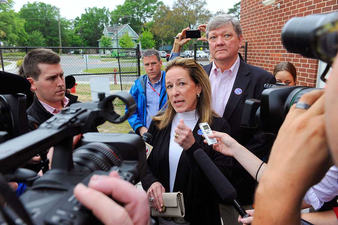 Elizabeth Colbert Busch addressing the media Elizabeth Colbert Busch addressing the media