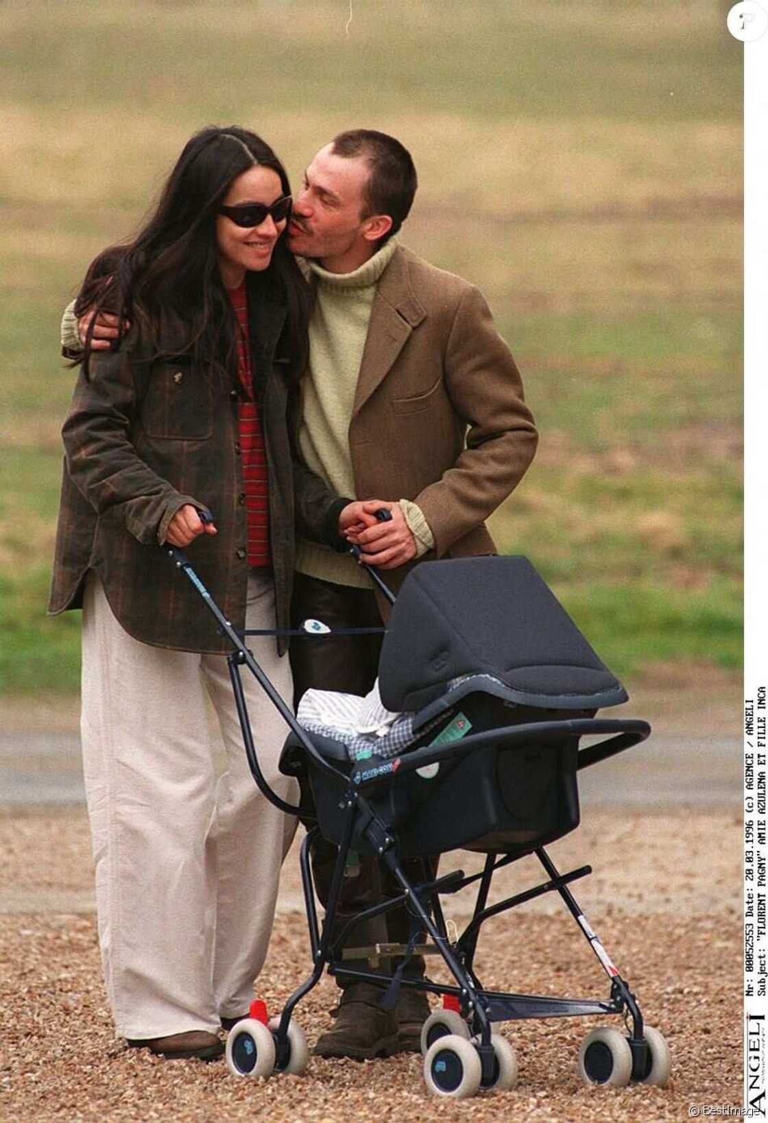 Florent Pagny, sa compagne Azucena Caamaño et leur fille Inca à Paris en 1996