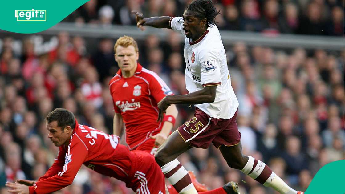 Jamie Carragher, John Arne Riise, Emmanuel Adebayor, Arsenal, Liverpool, England, Premier League. Jamie Carragher, John Arne Riise, Emmanuel Adebayor, Arsenal, Liverpool, England, Premier League.