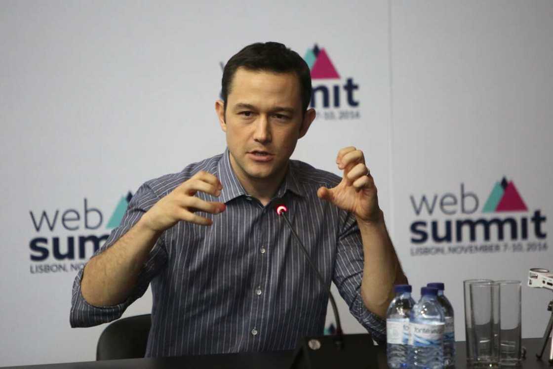 How did Tasha McCauley and Joseph Gordon-Levitt meet? How did Tasha McCauley and Joseph Gordon-Levitt meet?