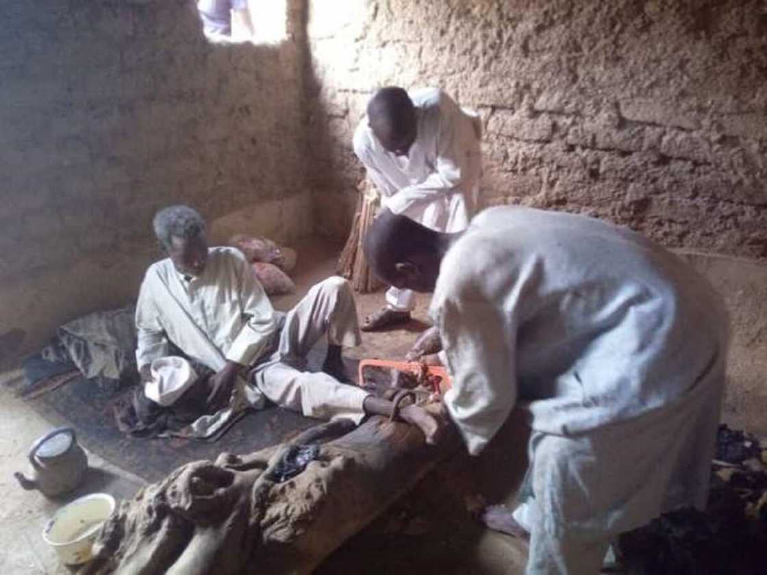 Kano: An sake gano wani mutum da yan uwansa suka daure shi a gida na shekaru 30 Kano: An sake gano wani mutum da yan uwansa suka daure shi a gida na shekaru 30