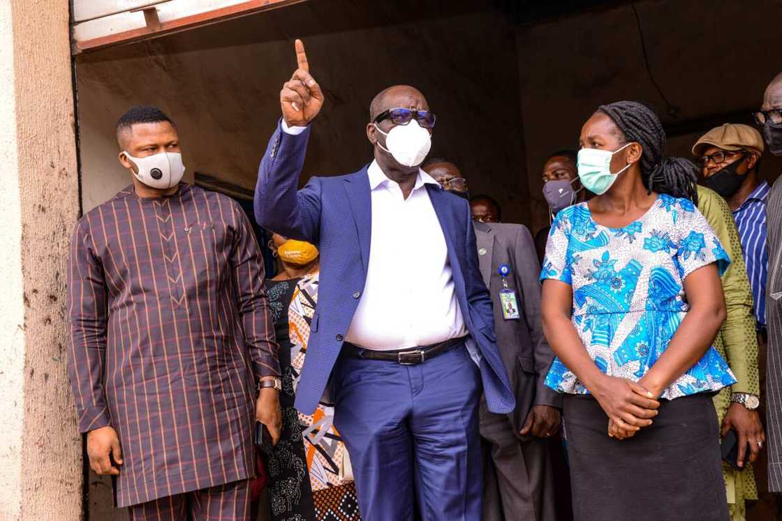 Rikicin Siyasa: Gwamnan Edo ya bayyana babban abinda ke haɗa shi da Adams Oshiomhole Rikicin Siyasa: Gwamnan Edo ya bayyana babban abinda ke haɗa shi da Adams Oshiomhole