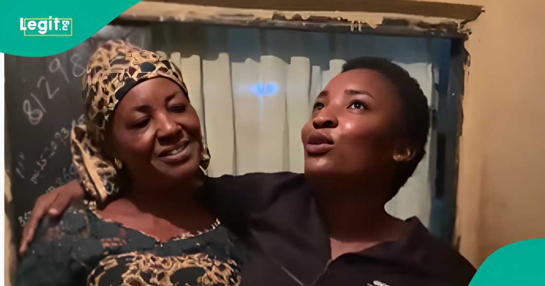 Lady owing her mum cries as she shares their conversation about the debt payment Lady owing her mum cries as she shares their conversation about the debt payment