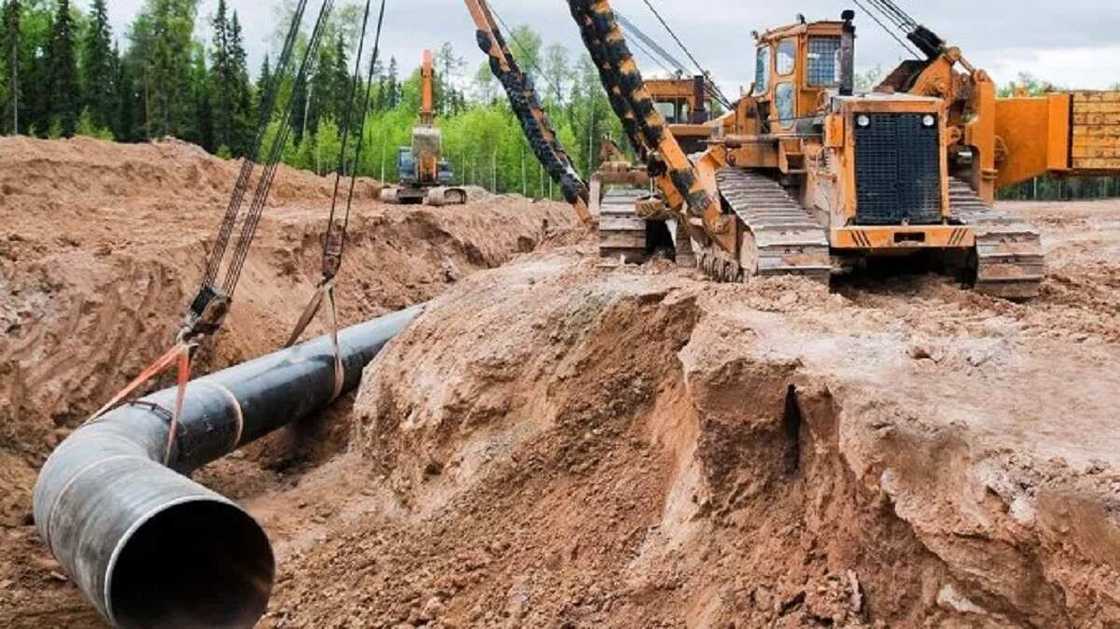 Kotu ta bukaci Gwamnatin Tarayya ta tsaida aikin jawo gasa daga Ajaokuta a Kano Kotu ta bukaci Gwamnatin Tarayya ta tsaida aikin jawo gasa daga Ajaokuta a Kano