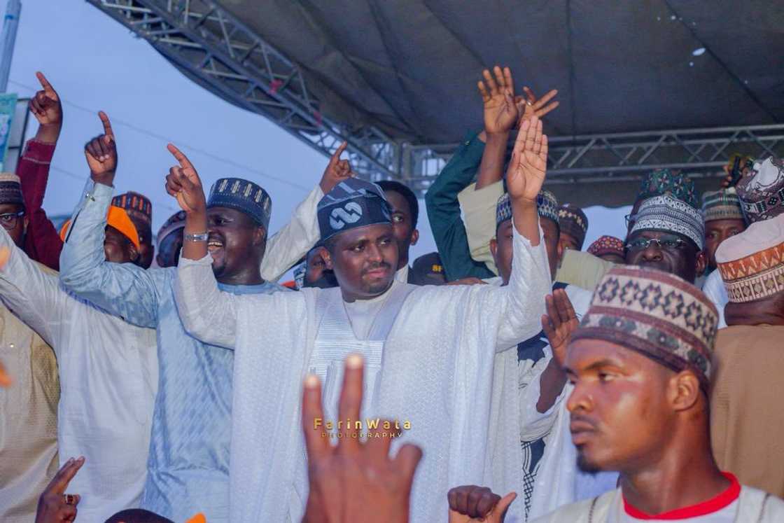 Nasir Ja'oji ya bayyana ayyukan da zai shimfida wa Tarauni idan ya je majalisa. Nasir Ja'oji ya bayyana ayyukan da zai shimfida wa Tarauni idan ya je majalisa.