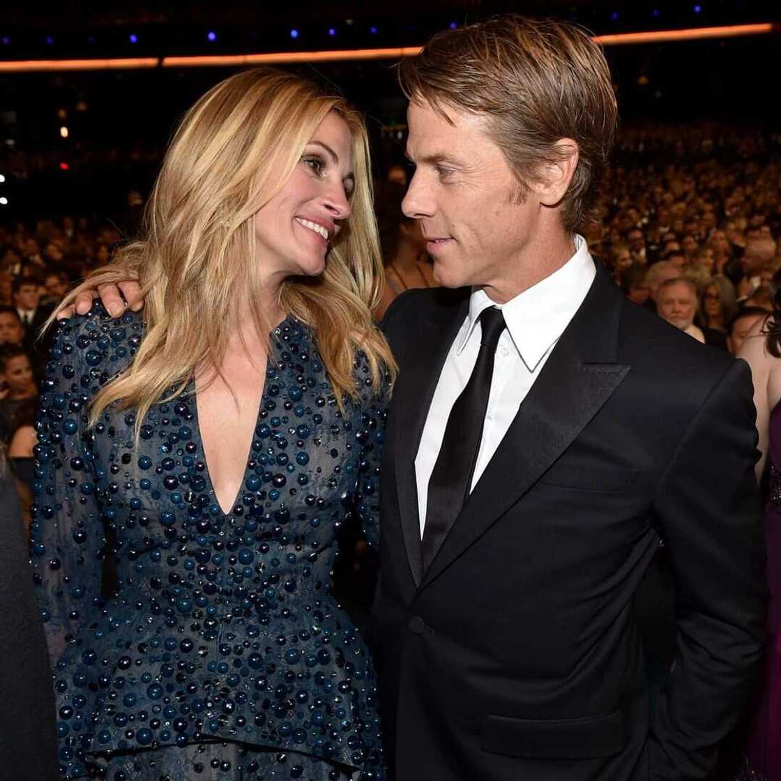 Who is Julia Roberts married to? Who is Julia Roberts married to?