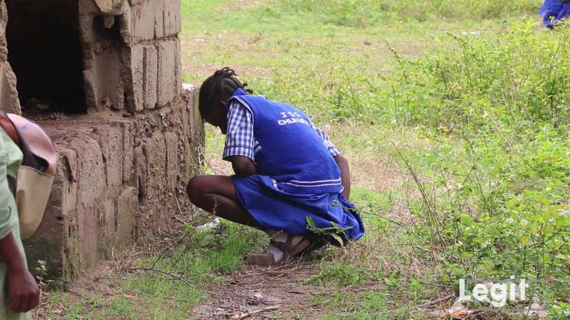 How open defecation undermines children’s right to education in Nigeria How open defecation undermines children’s right to education in Nigeria