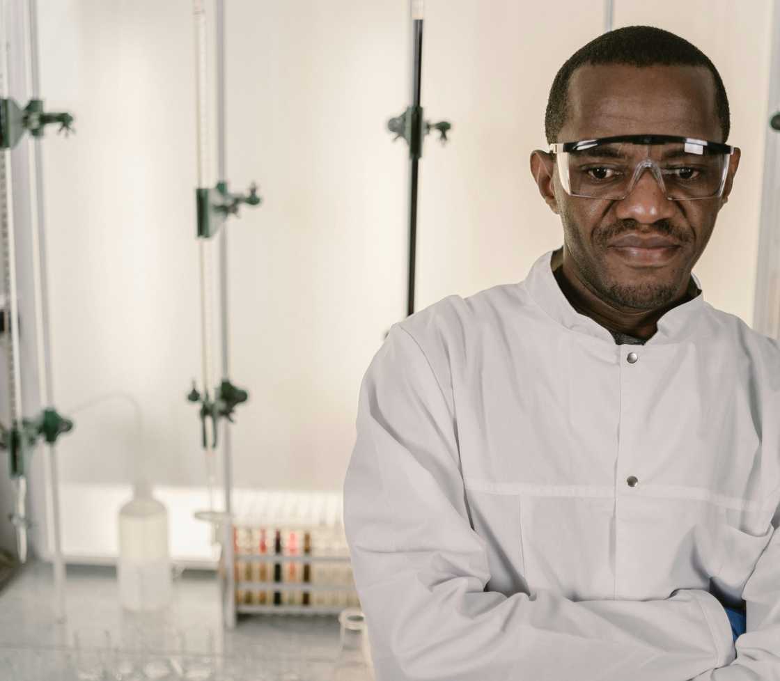 A senior scientist in a lab A senior scientist in a lab