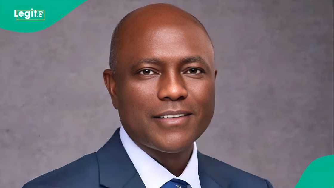 First Bank Managing Director Oluwasegun Alebiosu reportedly received an envelope containing two live bullets at his Lagos residence, prompting security concerns and investigations. First Bank Managing Director Oluwasegun Alebiosu reportedly received an envelope containing two live bullets at his Lagos residence, prompting security concerns and investigations.