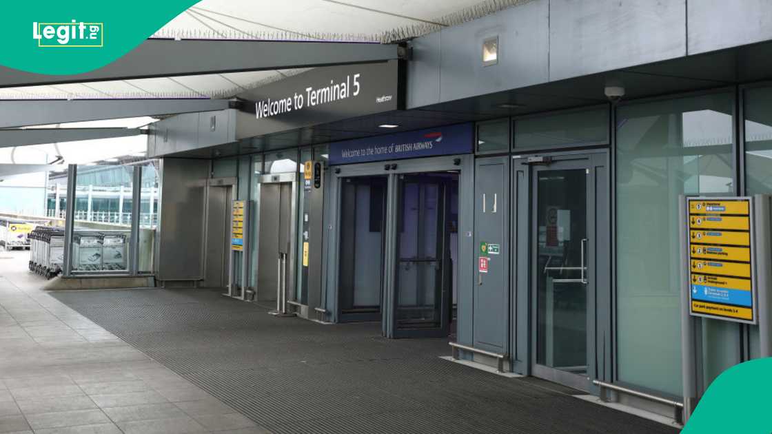 Massive Fire Near Popular London Airport Causes Power Outage, Affecting Over 1,350 Flights Massive Fire Near Popular London Airport Causes Power Outage, Affecting Over 1,350 Flights