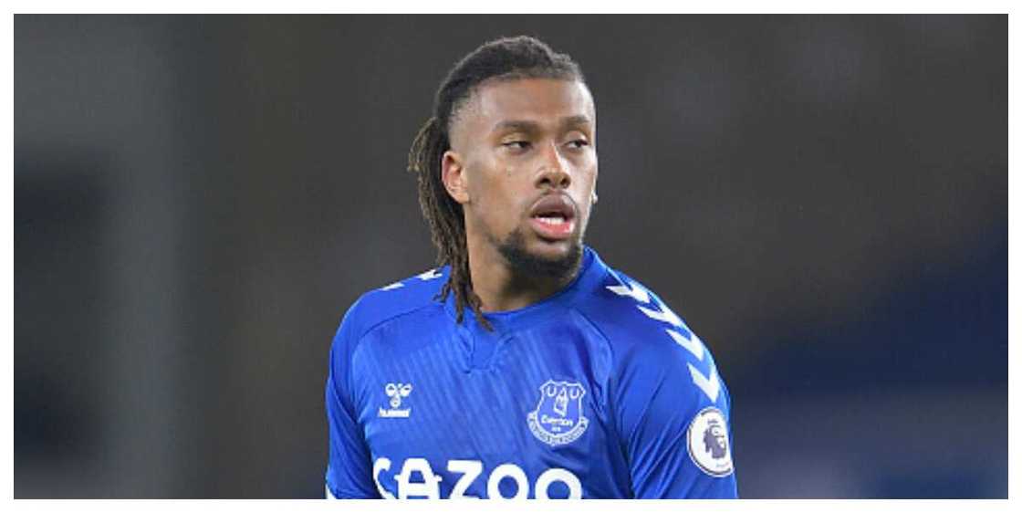 Super Eagles legend Kanu slams Arsenal for offloading Iwobi to Everton Super Eagles legend Kanu slams Arsenal for offloading Iwobi to Everton