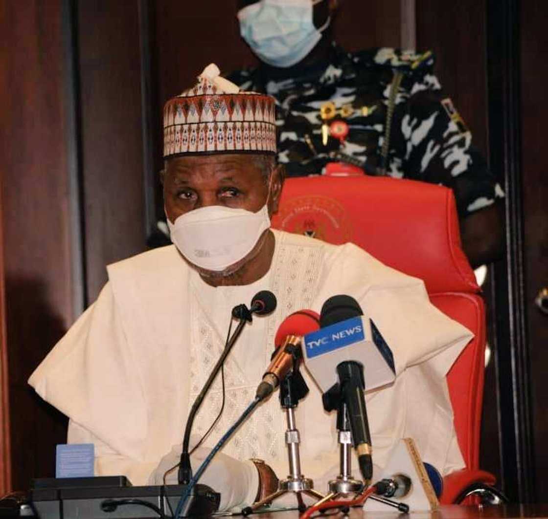 Yan bindiga sun hallaka Maigari, Soja da wasu mutane 18 a jihar Katsina Yan bindiga sun hallaka Maigari, Soja da wasu mutane 18 a jihar Katsina