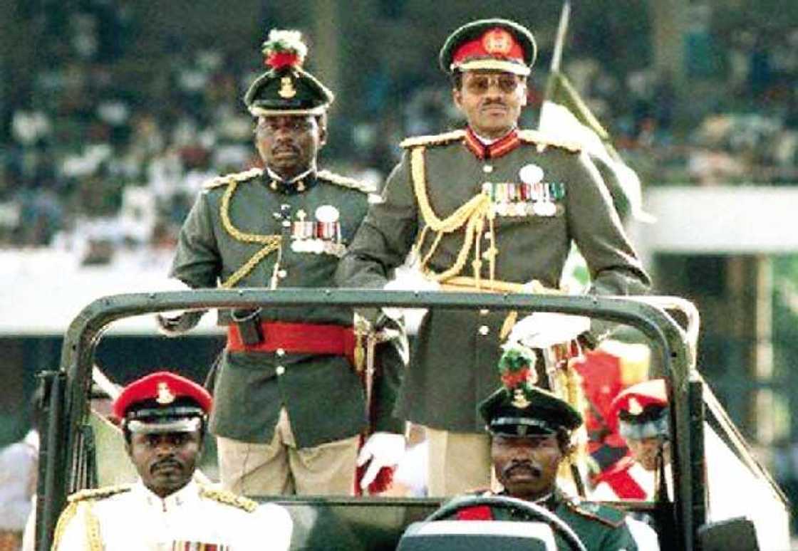 Kunne-ya-girmi-kaka: Yadda aka sa Buhari cikin mari yayin juyin mulkin da aka yi masa a 1985 Kunne-ya-girmi-kaka: Yadda aka sa Buhari cikin mari yayin juyin mulkin da aka yi masa a 1985