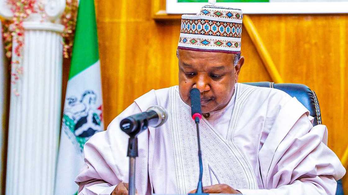 Gwamna Bagudu na Kebbi ya kori dukkan kwamishononinsa Gwamna Bagudu na Kebbi ya kori dukkan kwamishononinsa