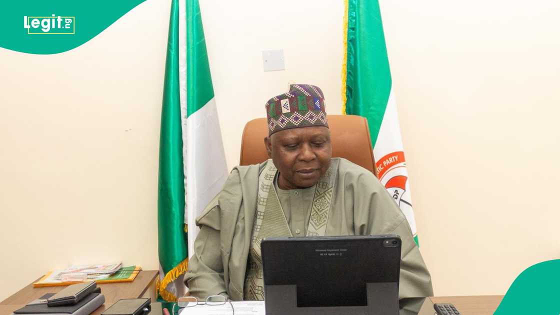 Adelaja Adeoye, Lagos PDP governorship aspirant, Lagos PDP news, PDP Lagos secretariat donation, Adeoye donation to PDP, Lagos politics news, PDP grassroots mobilisation