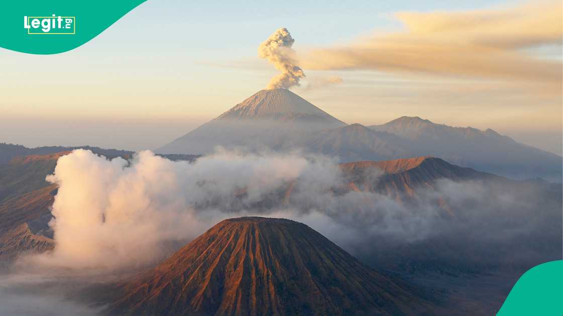 Scientists on High Alert as 'Explosive' Volcano is Likely to Erupt Within Weeks Scientists on High Alert as 'Explosive' Volcano is Likely to Erupt Within Weeks