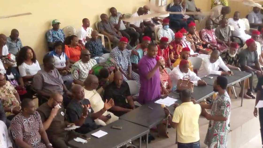Enugu: Awgu stakeholders pass vote of confidence in Gov Ugwuanyi Enugu: Awgu stakeholders pass vote of confidence in Gov Ugwuanyi