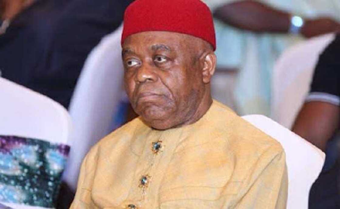 Kudin tsaro: Theodore Orji ya batar da N38.8 a lokacin da ya ke gwamnan Jihar Abia Kudin tsaro: Theodore Orji ya batar da N38.8 a lokacin da ya ke gwamnan Jihar Abia