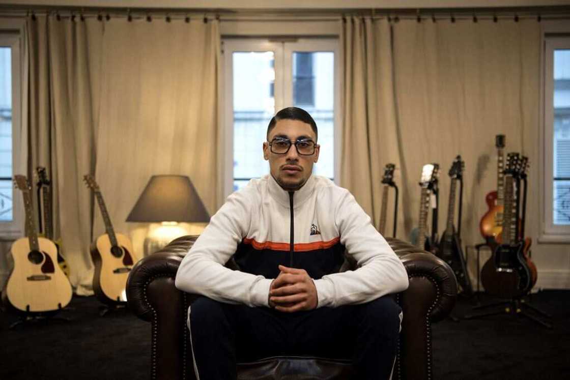 Maes: tout savoir sur sa biographie, sa carrière et ses albums Maes: tout savoir sur sa biographie, sa carrière et ses albums