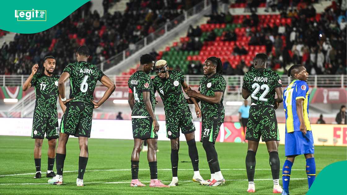 Alex Iwobi, Semi Ajayi z Wilfred Ndidi, Victor Osimhen, Calvin Bassey, Akor Adams.