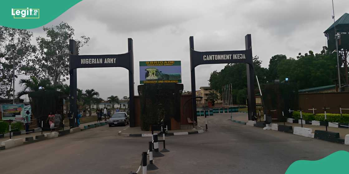 Sanwo-Olu, CDS Christopher Musa present at renaming of Ikeja military cantonment. Sanwo-Olu, CDS Christopher Musa present at renaming of Ikeja military cantonment.