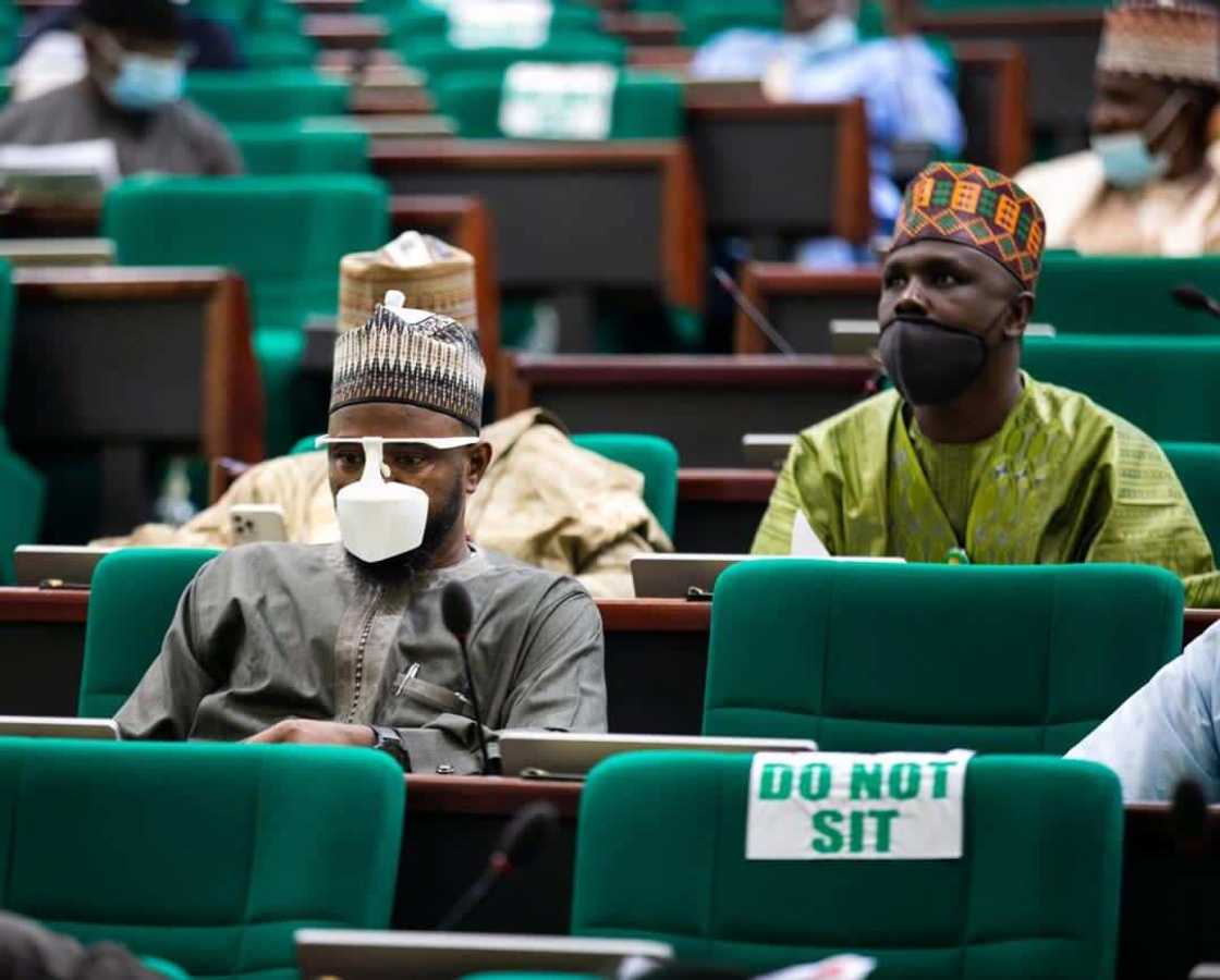 Majalisar wakilai: Honarabul Tajuddeen ya sauya sheka zuwa jam'iyyar APC, ya bayyana dalili Majalisar wakilai: Honarabul Tajuddeen ya sauya sheka zuwa jam'iyyar APC, ya bayyana dalili