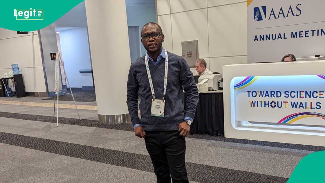 Renowned Nigerian researcher Kemi Busari conducted a survey on how Nigerian Newsrooms employ journalists without formal degrees in journalism, The research shows 13% of the workforce studied science-related courses, Research won the top prize at the AEJMC