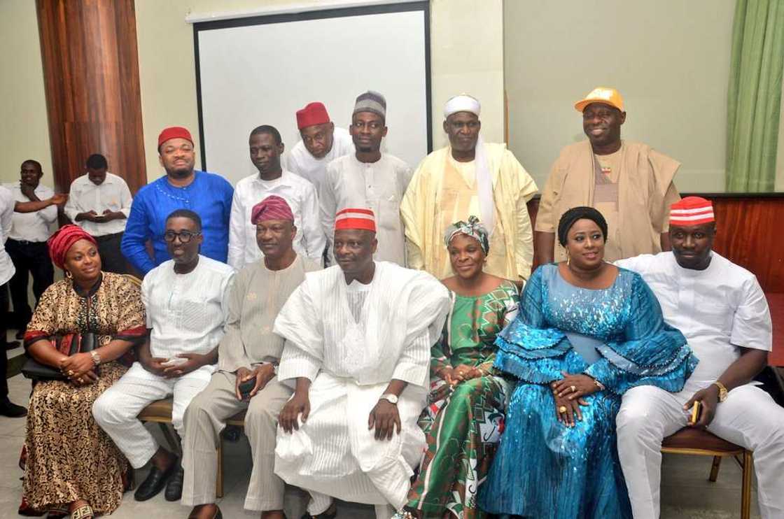 Kwankwaso tare da dan takarar kujerar gwamnan jihar Legas na jam'iyyar PDP; Jimi Agbaje Kwankwaso tare da dan takarar kujerar gwamnan jihar Legas na jam'iyyar PDP; Jimi Agbaje