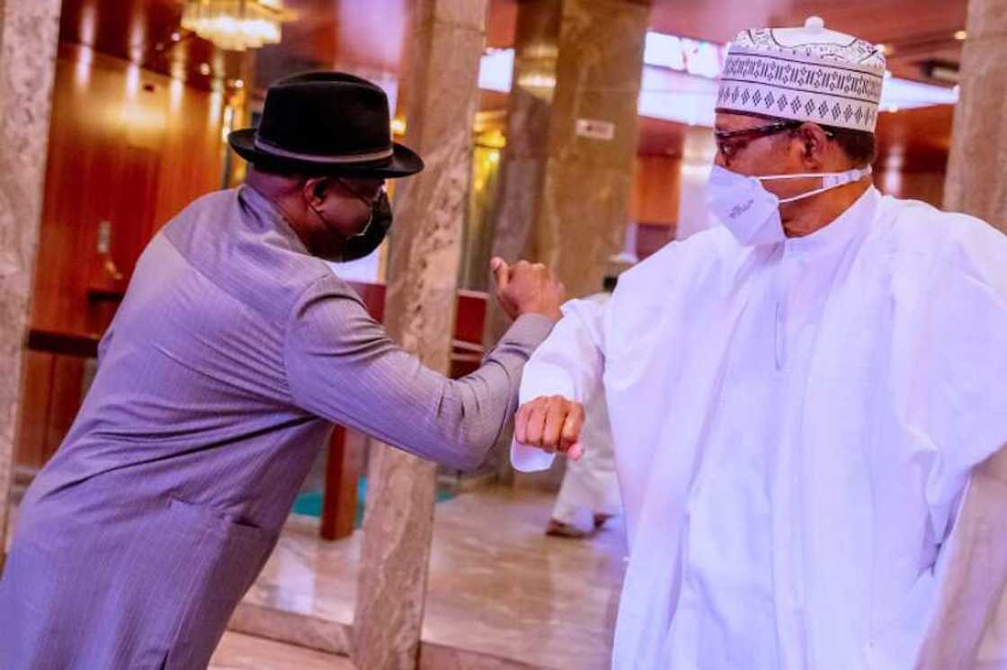 Ana kira Jonathan ya dawo ya gaji Buhari Ana kira Jonathan ya dawo ya gaji Buhari