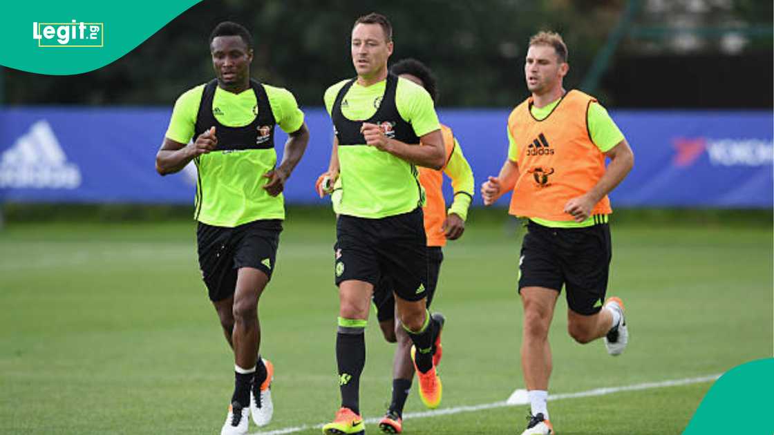 Mikel Obi, John Terry, Chelsea Mikel Obi, John Terry, Chelsea