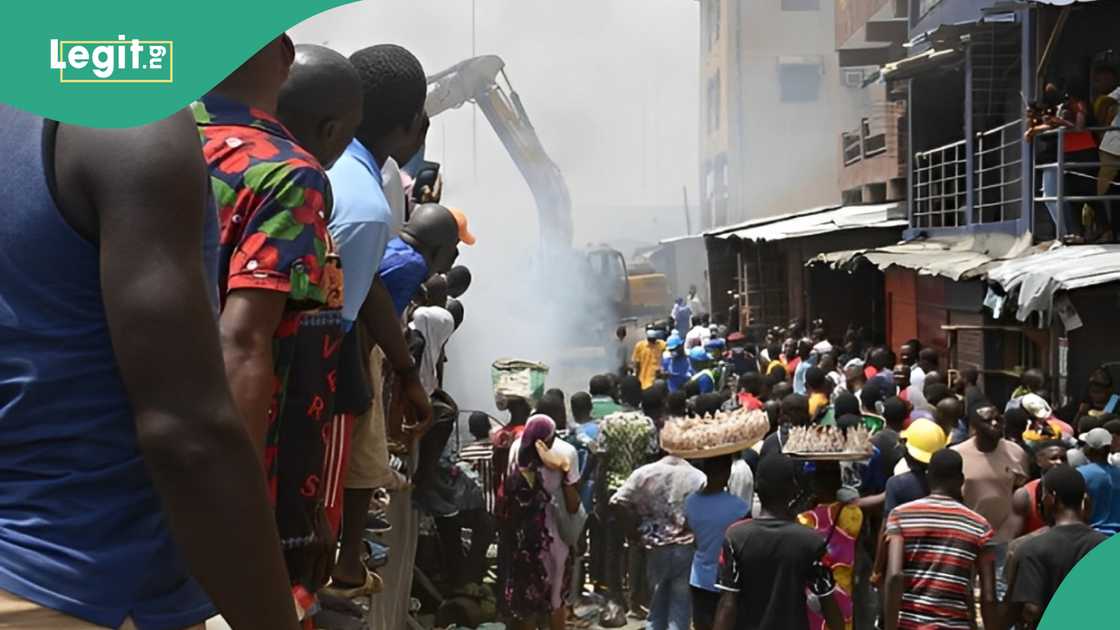 Fire razes shops in Oyo Fire razes shops in Oyo