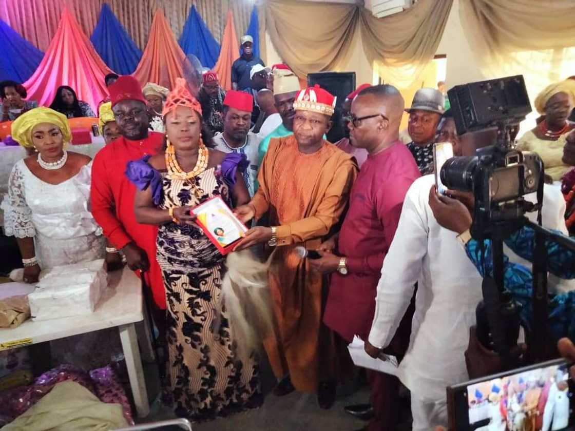 Sanwo-Olu’s Wife, Ibijoke, urges Nigerians to help others. Sanwo-Olu’s Wife, Ibijoke, urges Nigerians to help others.
