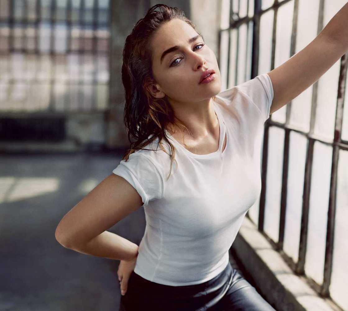 Emilia Clarke no makeup Emilia Clarke no makeup