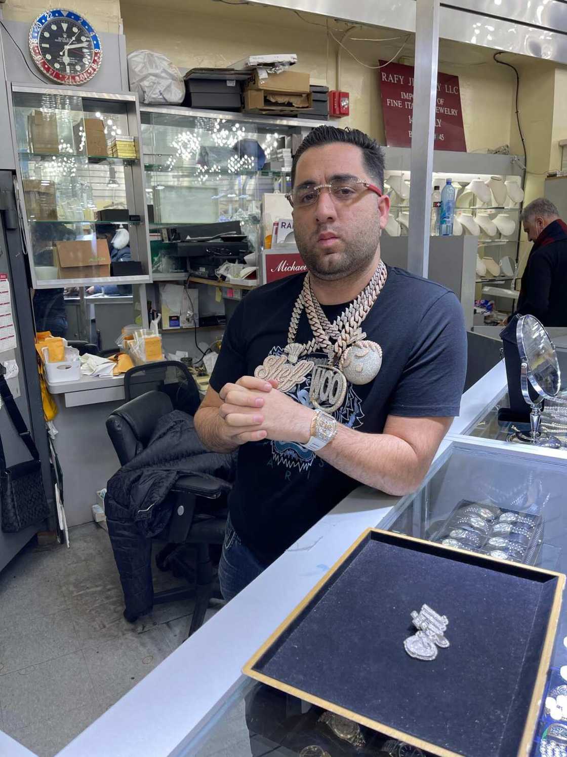 Benny da Jeweler: 4 Common Mistakes to Avoid When Buying Jewelry Benny da Jeweler: 4 Common Mistakes to Avoid When Buying Jewelry