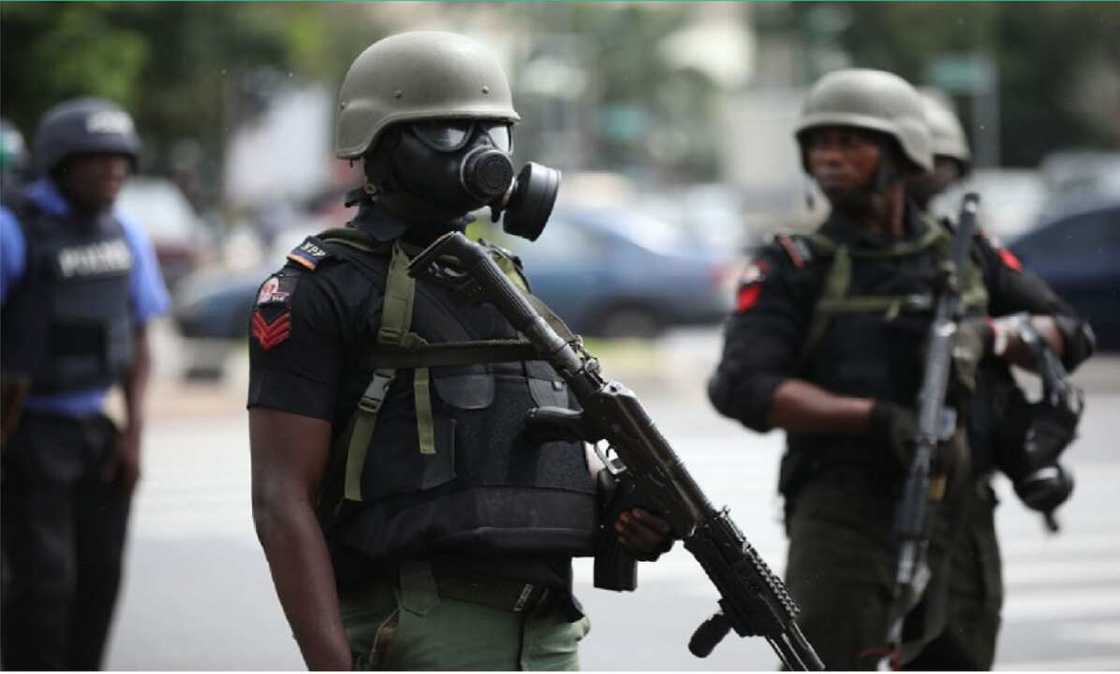 Sifetan ‘yan sanda ya mutu yayin musayar wuta da ‘yan bindiga Sifetan ‘yan sanda ya mutu yayin musayar wuta da ‘yan bindiga