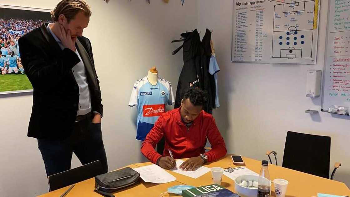 Ogenyi Onazi salary Ogenyi Onazi salary