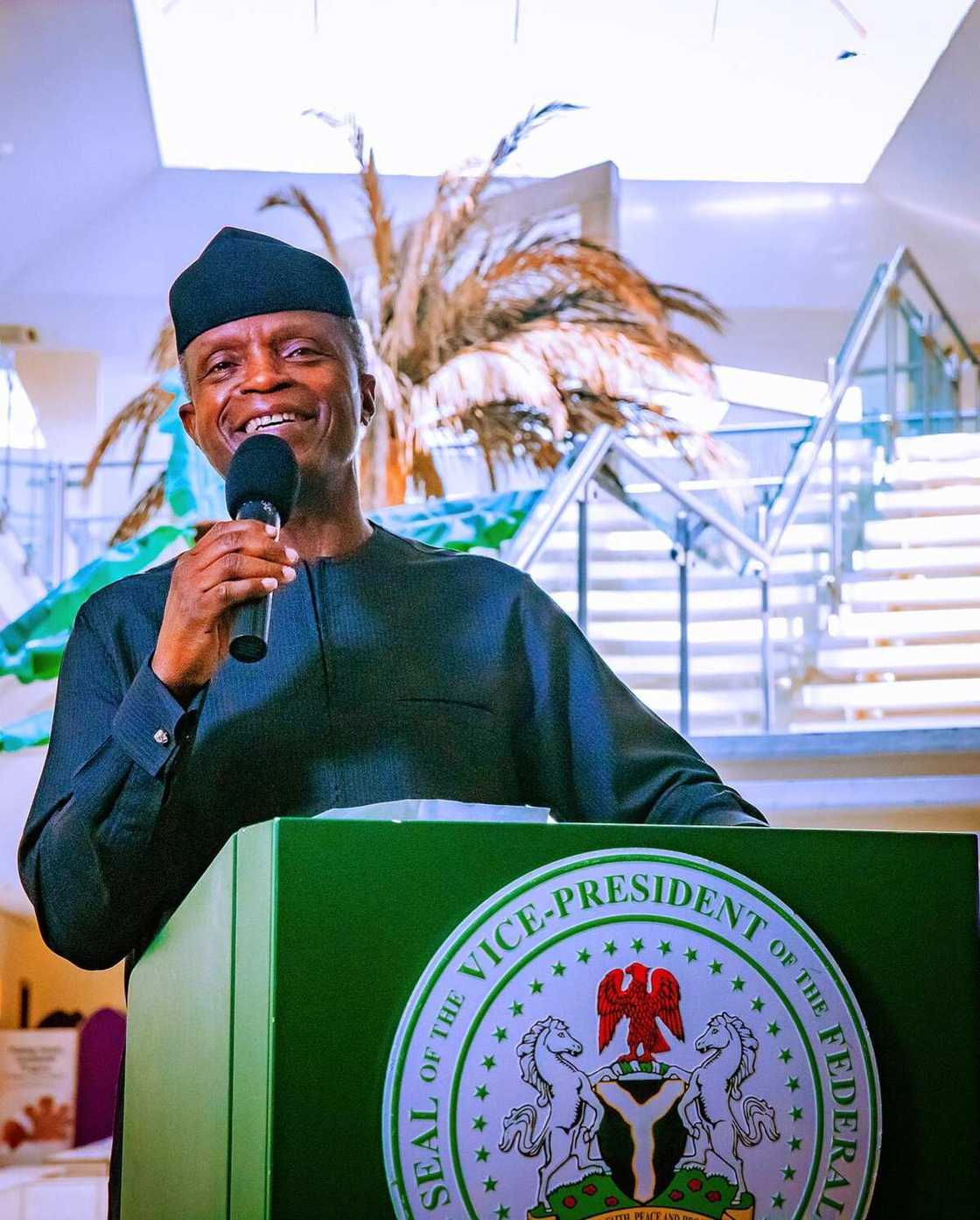 I Feel So Pained: Nigerian Governor Fumes as Security Operatives Bar Him From Receiving Osinbajo I Feel So Pained: Nigerian Governor Fumes as Security Operatives Bar Him From Receiving Osinbajo